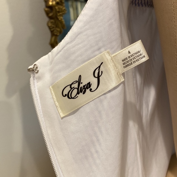 Eliza J Ruffle strap sheath dress striped seersucker size 4 - Picture 7 of 13